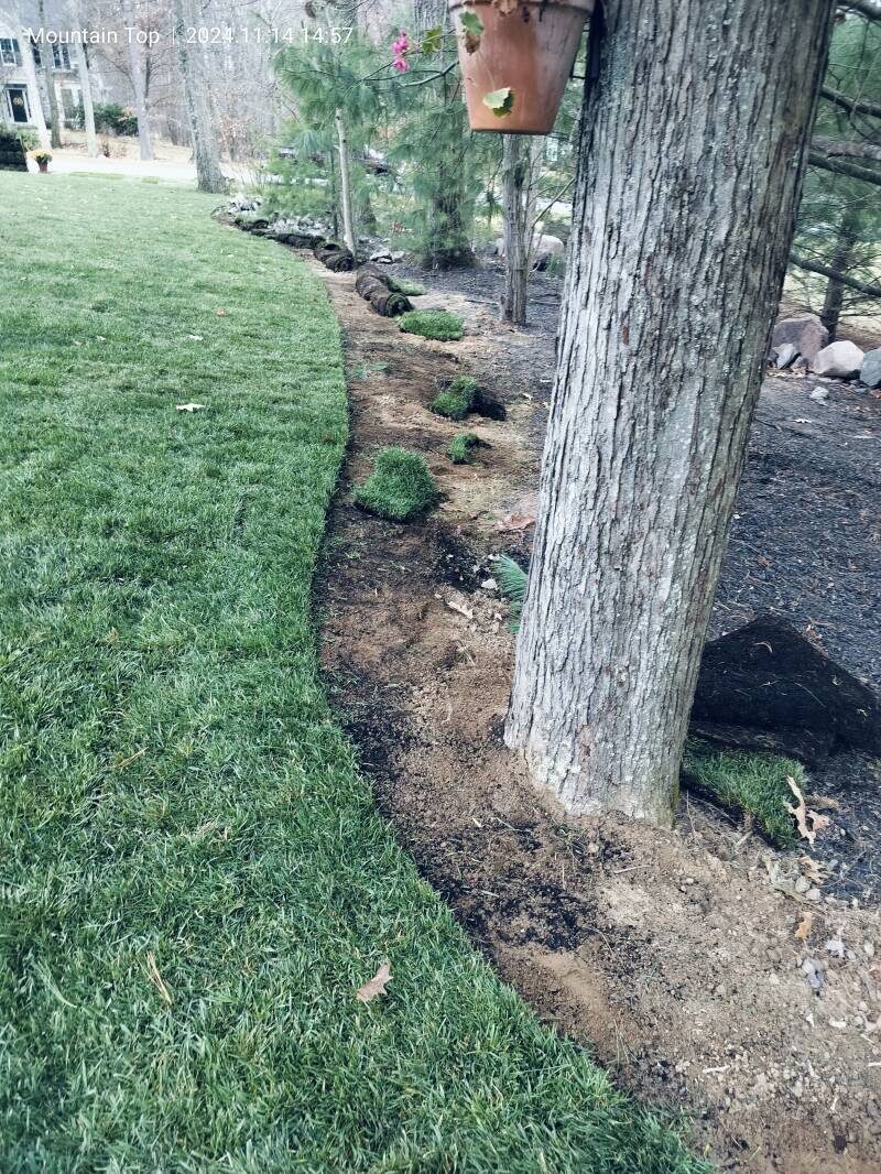 Fresh mulch & bed work